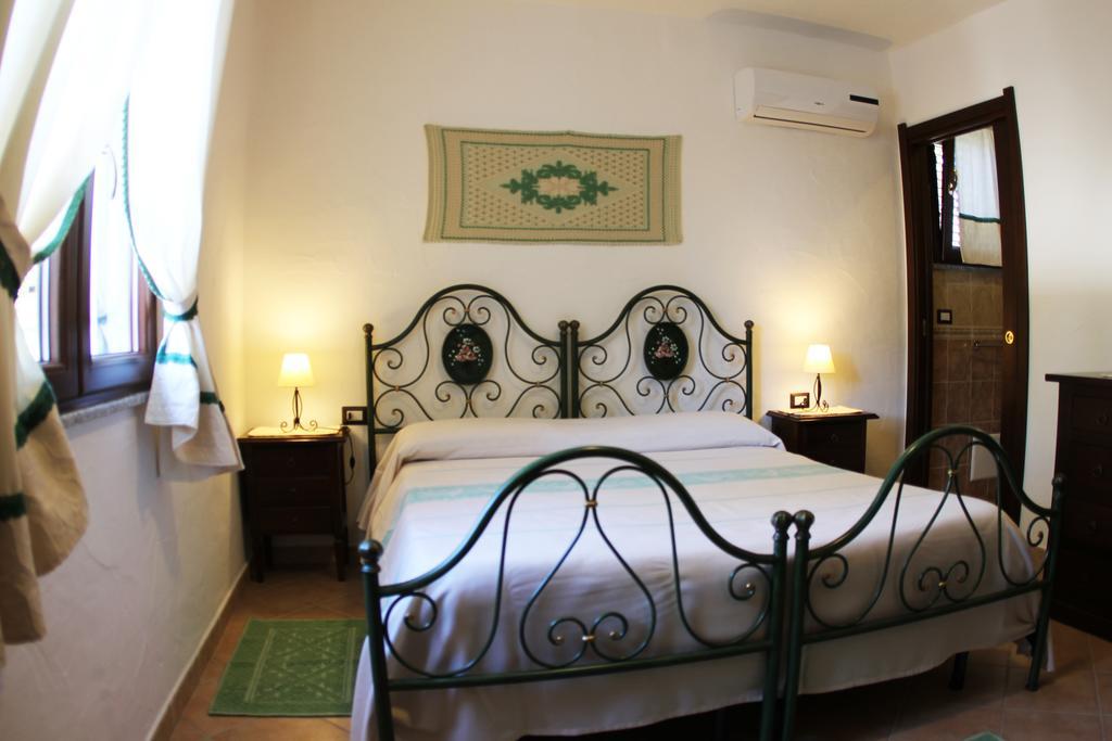 Antico Casolare Sorso-Tourist Rental Habitación foto